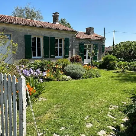 Le Clos Des Agapanthes Ile D'oleron