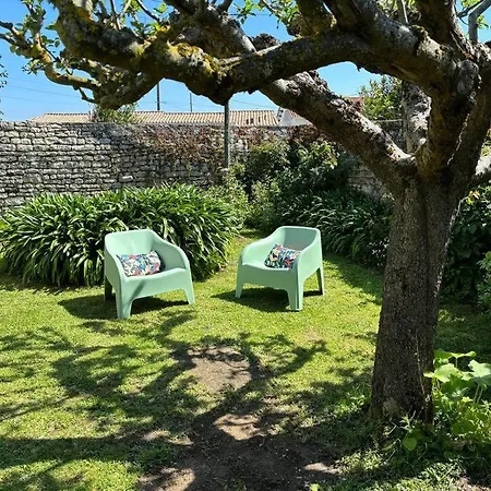 Le Clos Des Agapanthes Ile D'oleron